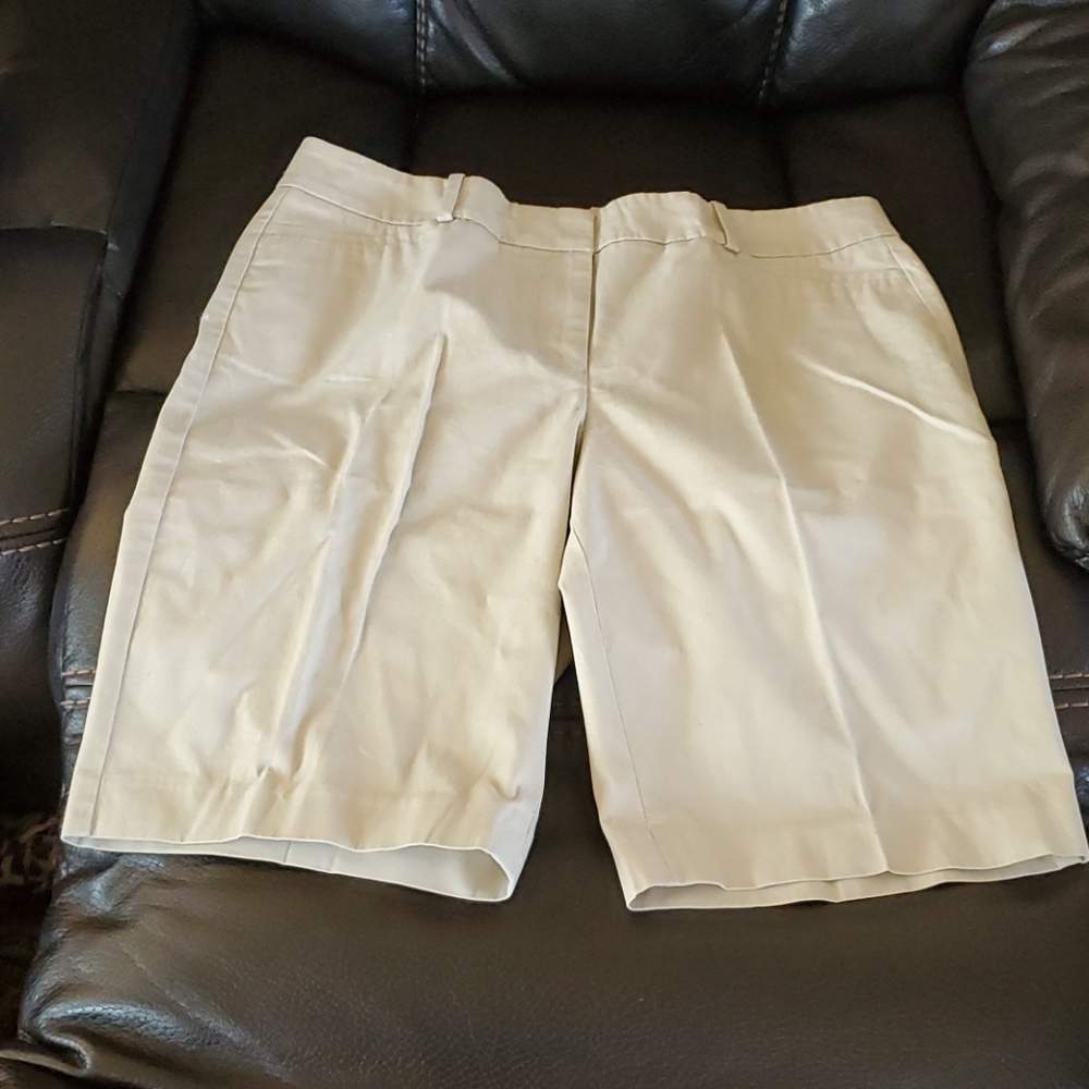 Talbots Size 6 Khaki Shorts NWT